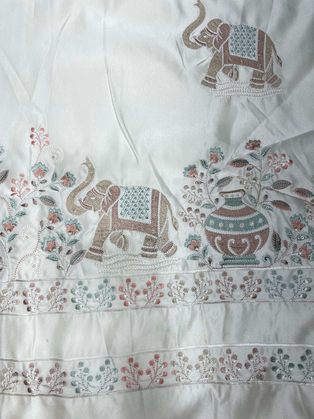 Heritage Elegance: Embroidered Ombré Kurta Bundi Set